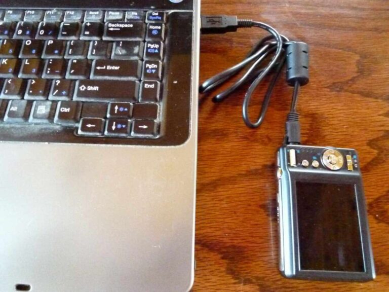 How To Connect A Digital Camera To A Computer