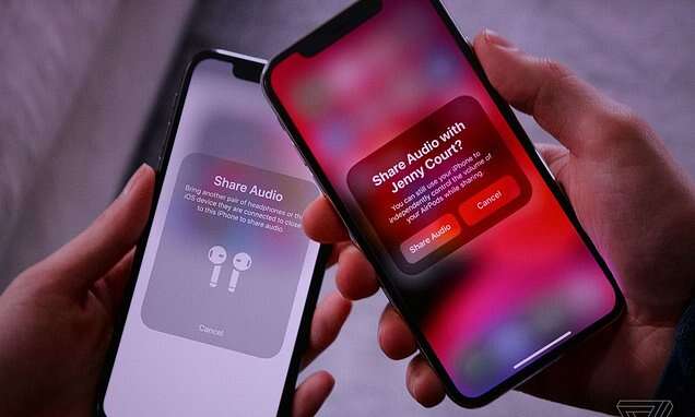 How To Connect Two Headphones To One Phone